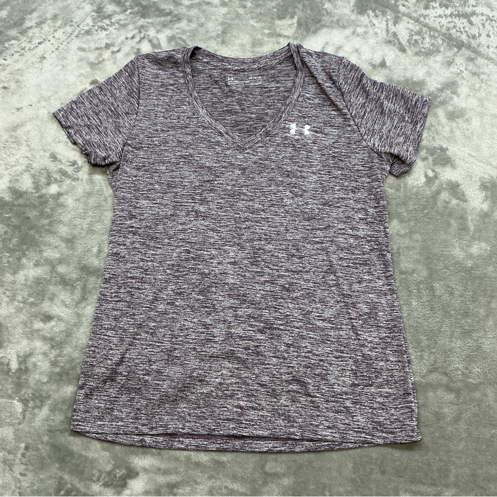 under armour loose fit Headgear  Tee Shirt Women’s Medium plumb heather casual